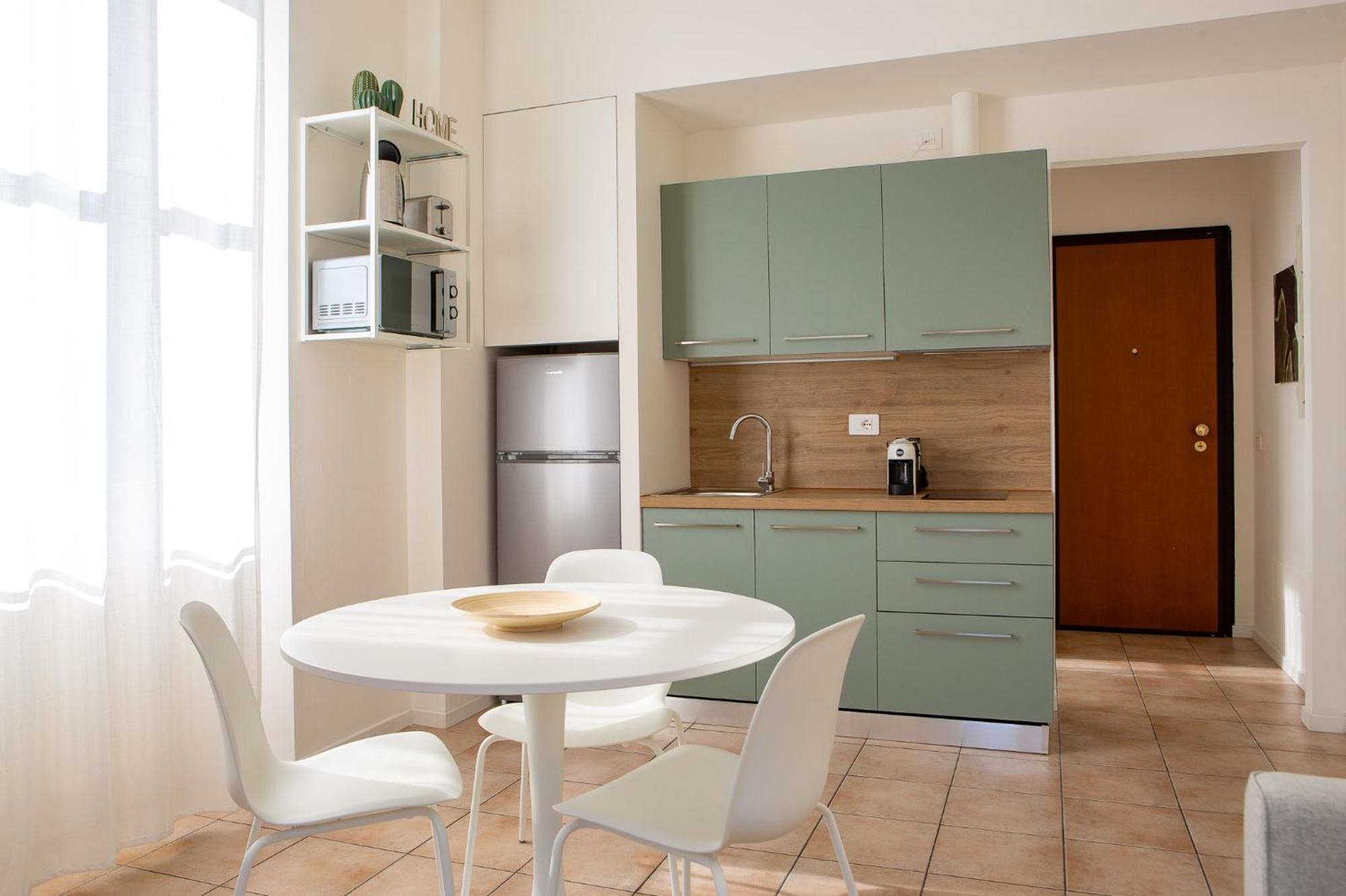 Levante -walking Distance To Center- Free Onsite Parking Apartment Como